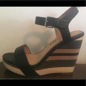 Kika wedges by Splendid